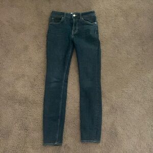H and M women’s size 4 skinny mom jeans with silver button and working zipper